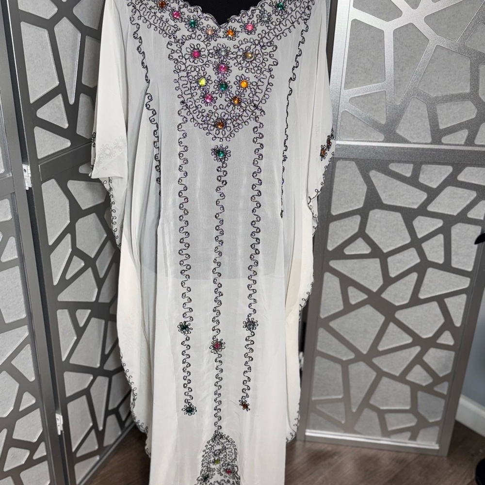 Embellished White Kaftan Dress – One Size – Beaded & Embroidered - Picture 2 of 10